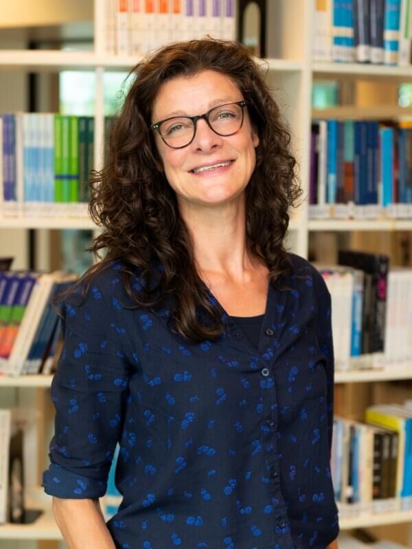 dr. M.W.C. (Miranda) Snoeren-Teunissen